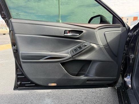 Used 2019 Toyota Avalon XLE w/ Preferred Accessory Package image 22