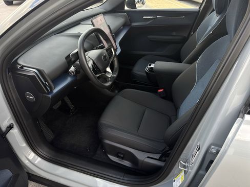 Used 2025 Volvo EX30 Ultra w/ Climate Package image 10