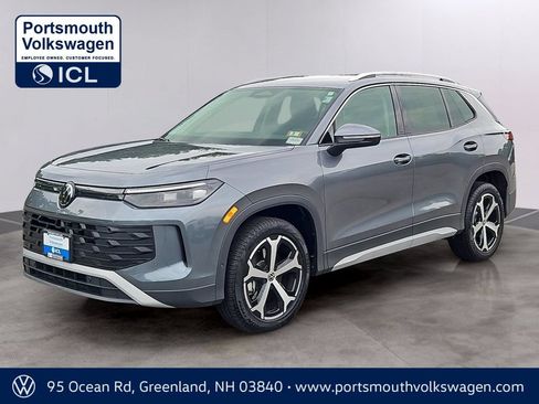 Certified 2026 Volkswagen Tiguan SE AWD/4WD image 1