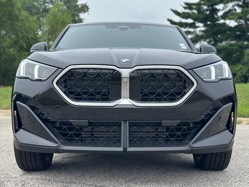 New 2026 BMW X2 xDrive28i w/ Technology Package AWD/4WD image 2