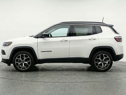 Used 2025 Jeep Compass Limited AWD/4WD image 5
