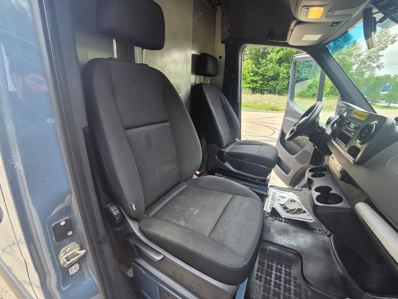Used 2019 Mercedes-Benz Sprinter 170 image 24