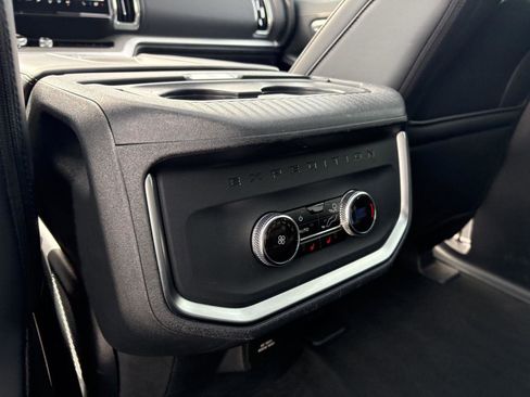 Used 2025 Ford Expedition Max Platinum image 18