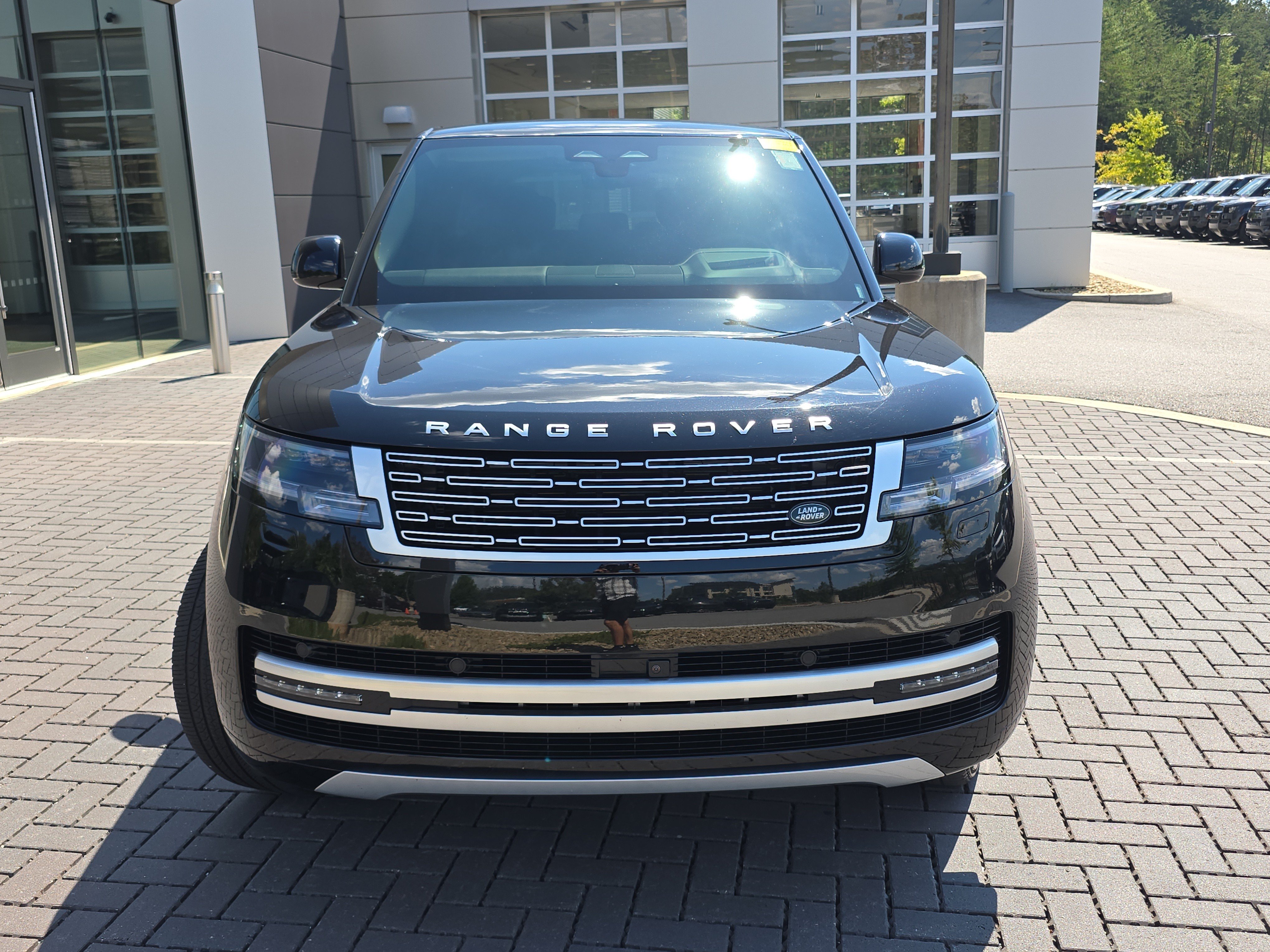 Certified 2024 Land Rover Range Rover Autobiography AWD/4WD image 2