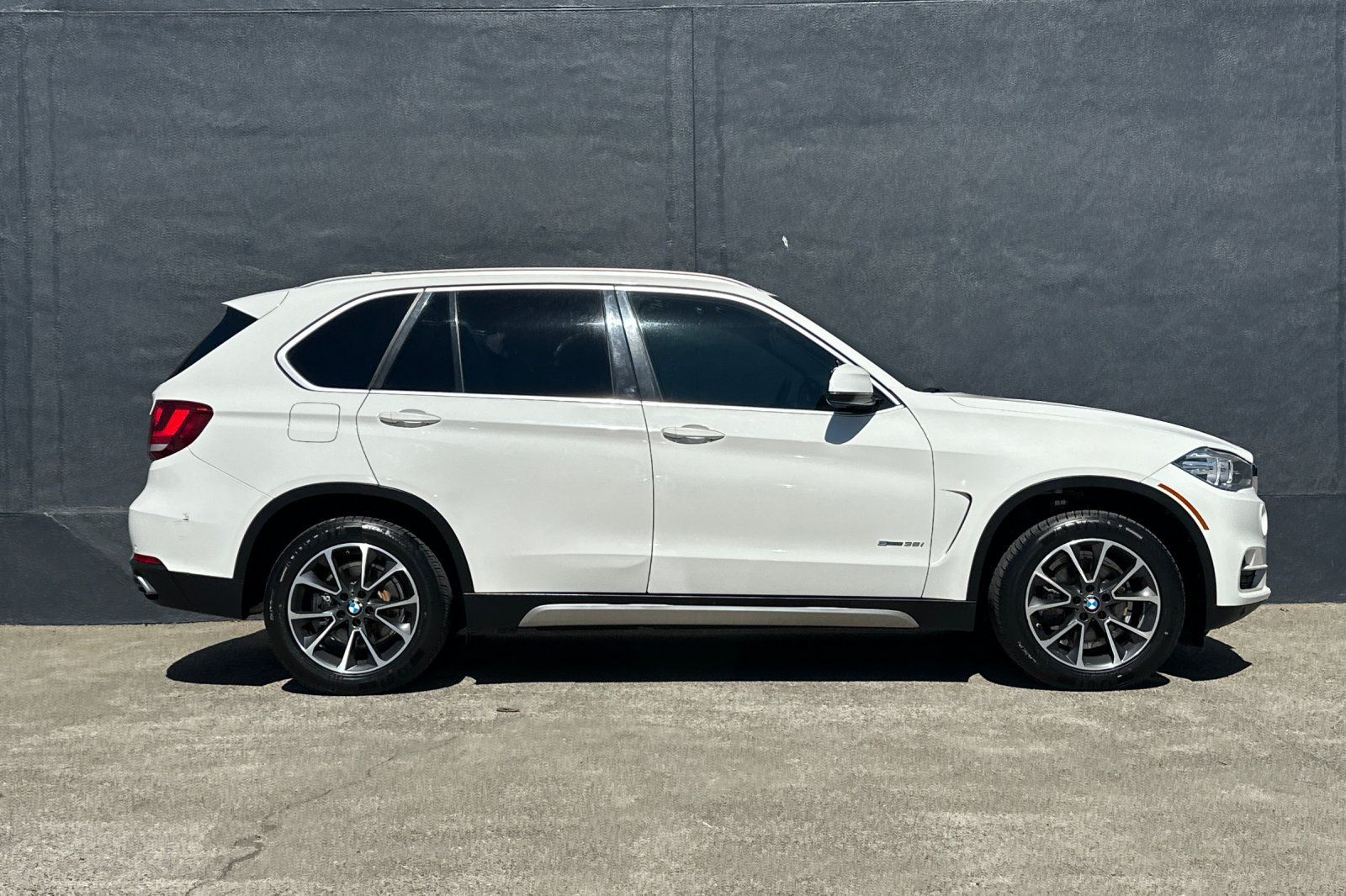 Used 2018 BMW X5 sDrive35i w/ M Sport Package RWD image 8