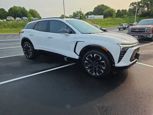 Used 2024 Chevrolet Blazer EV RS AWD/4WD image 2