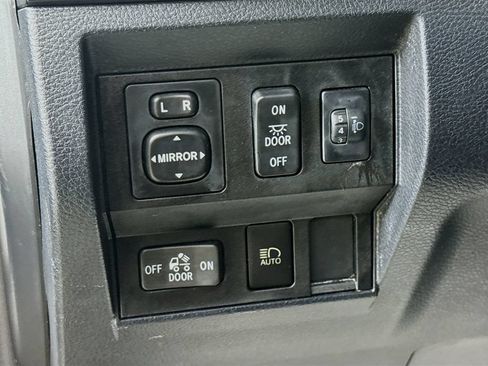 Used 2019 Toyota Tundra SR AWD/4WD image 11