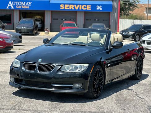 Used 2011 BMW 328i Convertible image 1
