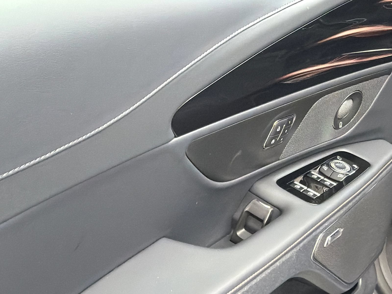 New 2026 Lincoln Nautilus Reserve AWD/4WD image 18