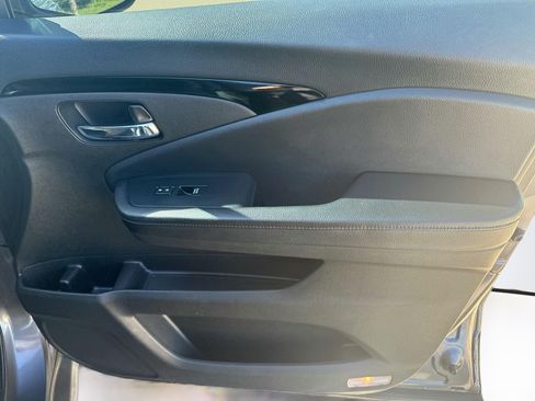 Used 2020 Honda Pilot Touring image 33