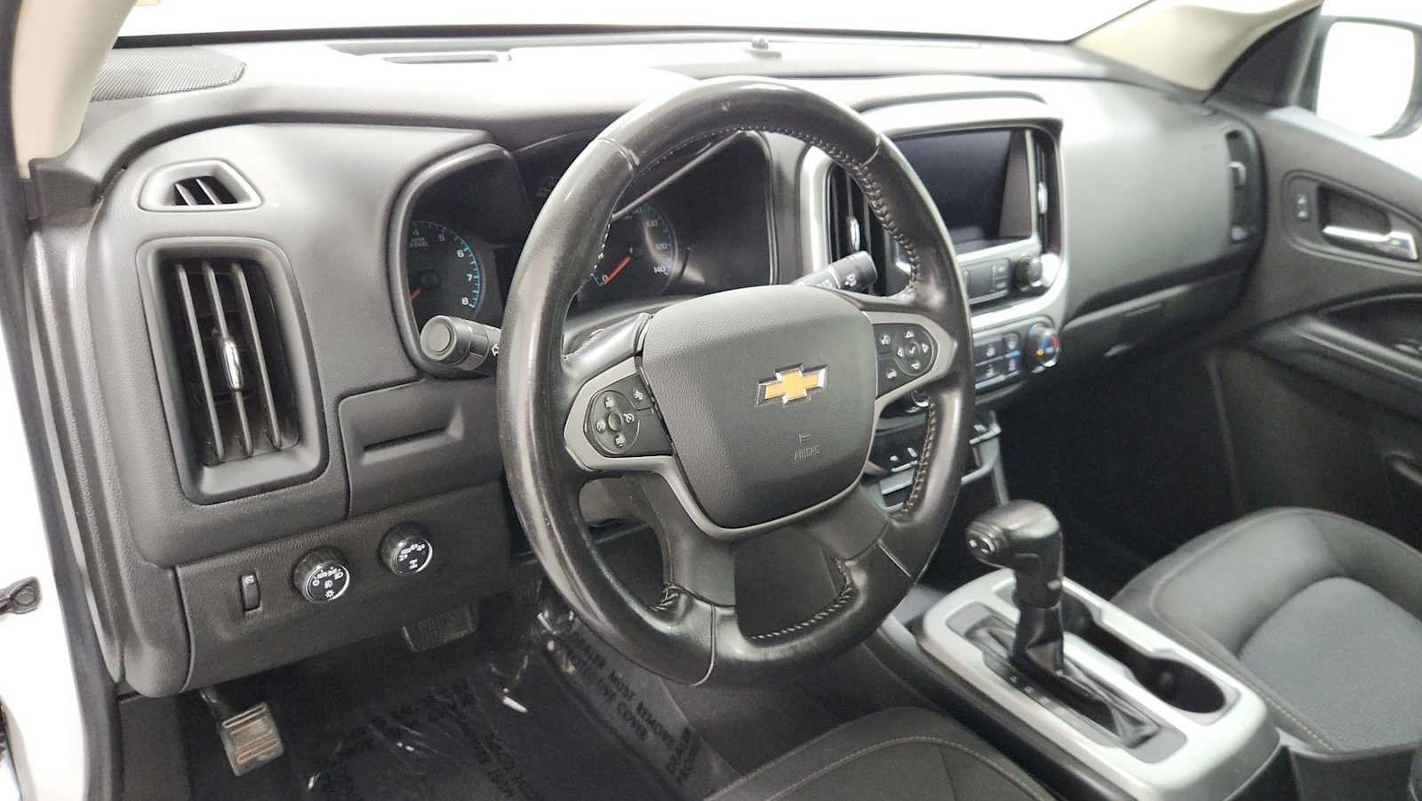 Used 2021 Chevrolet Colorado LT w/ Safety Package AWD/4WD image 12