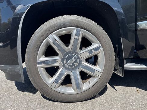 Used 2019 Cadillac Escalade Premium Luxury AWD/4WD image 27