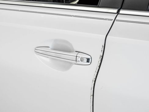 Used 2015 Toyota Avalon Limited FWD image 30