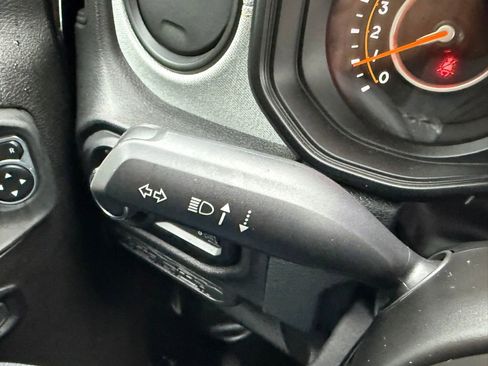 Used 2025 Jeep Wrangler Unlimited Sport AWD/4WD image 27