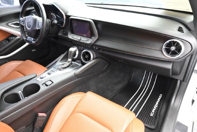 Used 2017 Chevrolet Camaro SS RWD image 32