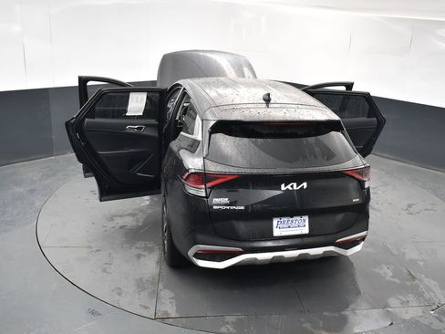 Used 2024 Kia Sportage LX image 18