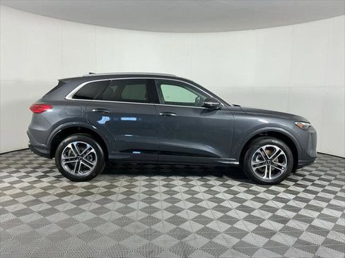 Used 2025 Audi Q5 Premium w/ 19" Wheel Package AWD/4WD image 10