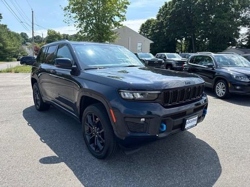 Used 2023 Jeep Grand Cherokee 30th Anniversary AWD/4WD image 4