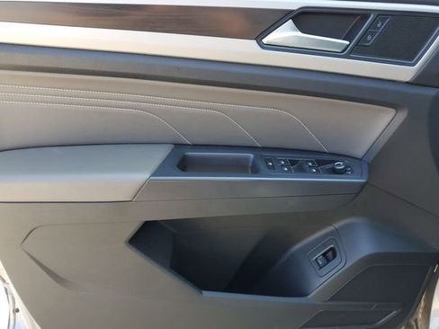 Used 2021 Volkswagen Atlas SE image 20