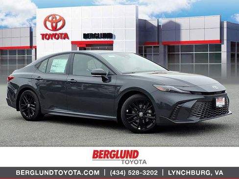 New 2026 Toyota Camry SE FWD image 1