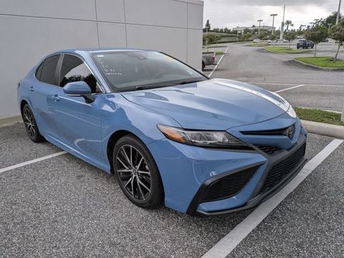 Used 2023 Toyota Camry SE w/ Convenience Package FWD image 1