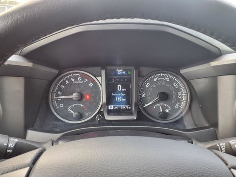 Used 2023 Toyota Tacoma TRD Sport image 9