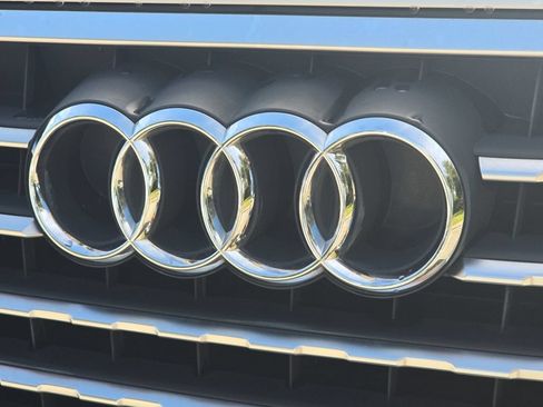 Used 2018 Audi Q7 3.0T Premium Plus w/ Premium Plus Package AWD/4WD image 30