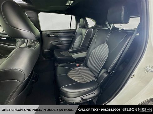 Used 2021 Toyota Highlander XSE image 24