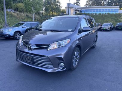 Used 2019 Toyota Sienna XLE w/ XLE Navigation Package