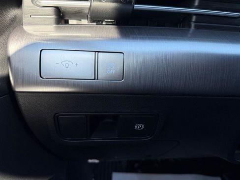 Used 2024 Hyundai Kona SEL image 31