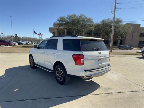 Used 2022 Ford Expedition XLT image 5