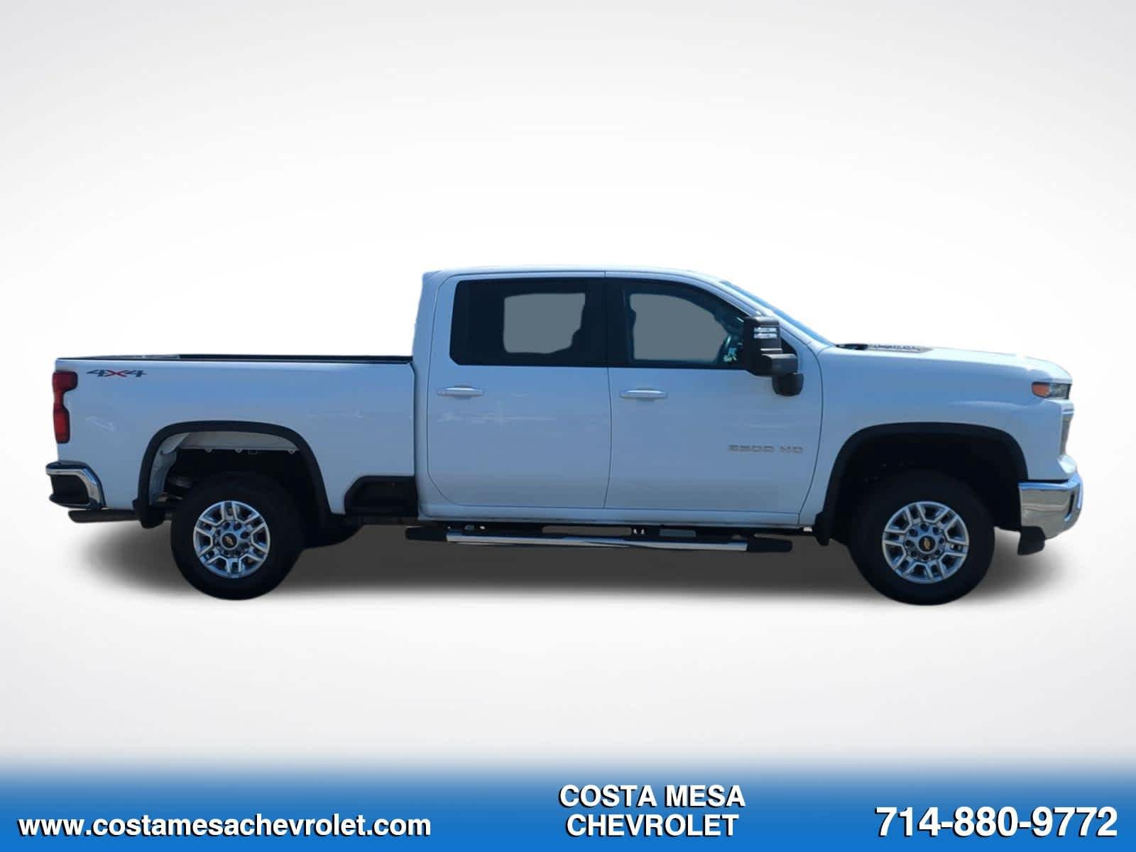 Used 2025 Chevrolet Silverado 2500 LT w/ Convenience Package AWD/4WD image 4