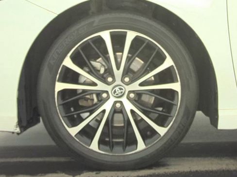 Used 2020 Toyota Camry SE FWD image 10