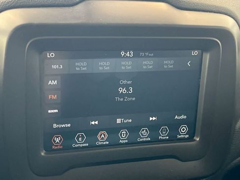 Used 2019 Jeep Renegade Latitude w/ Cold Weather Group AWD/4WD image 16