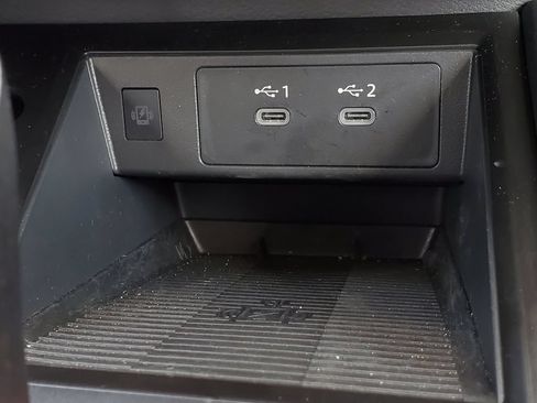 Used 2025 Nissan Kicks SR AWD/4WD image 29
