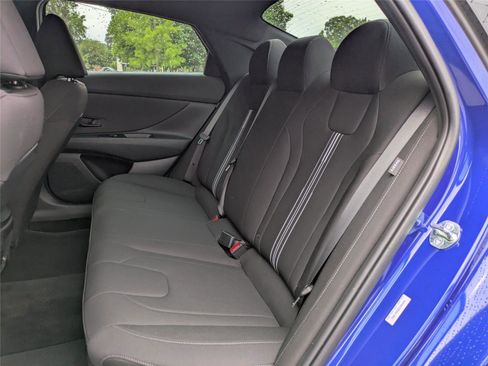 Used 2025 Hyundai Elantra Sport FWD image 15