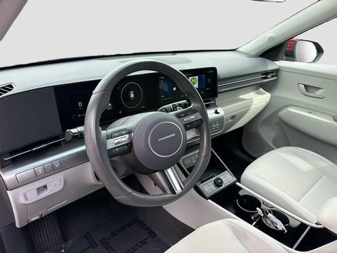 Certified 2024 Hyundai Kona SEL w/ Convenience Package FWD image 9