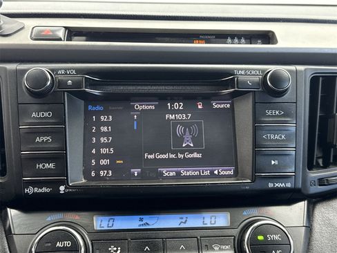 Used 2018 Toyota RAV4 XLE image 18