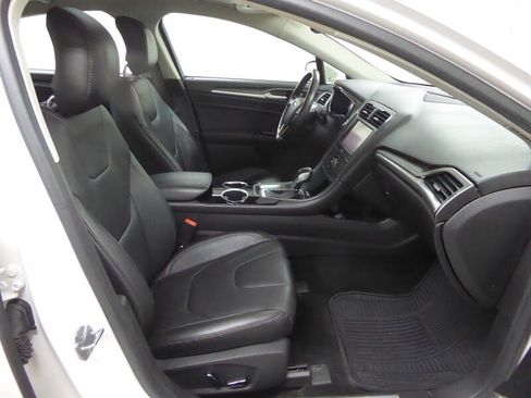 Used 2013 Ford Fusion Titanium image 23