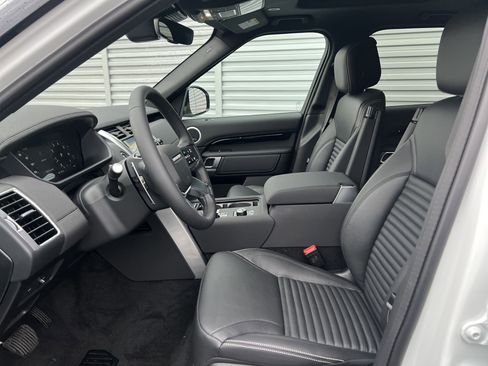 New 2026 Land Rover Discovery S image 7