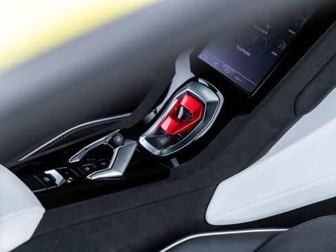 Used 2023 Lamborghini Huracan Tecnica RWD image 38