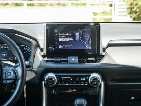 Used 2025 Toyota RAV4 LE AWD/4WD image 13