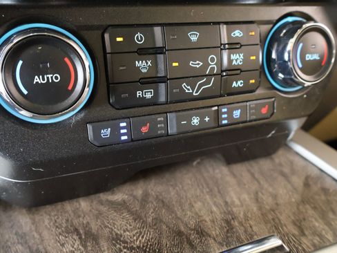 Used 2019 Ford F250 Lariat w/ Lariat Ultimate Package AWD/4WD image 8