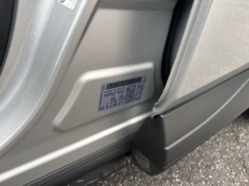 Used 2025 Nissan Rogue S FWD image 34