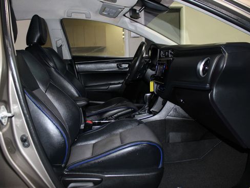 Used 2018 Toyota Corolla SE FWD image 23