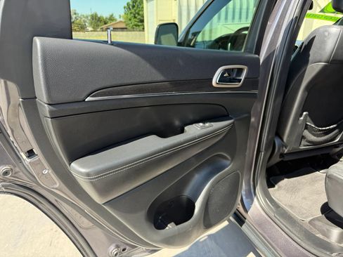 Used 2015 Jeep Grand Cherokee Limited w/ Luxury Group II RWD image 7