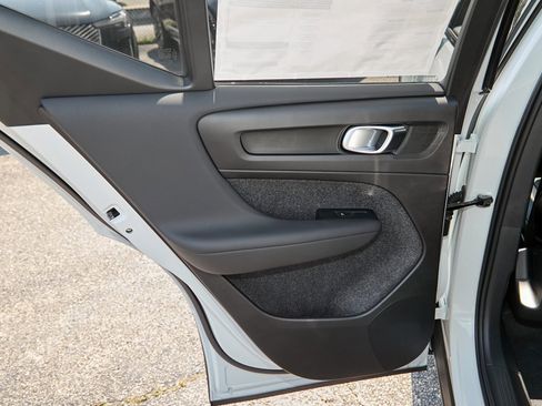 New 2026 Volvo XC40 B5 Core image 16