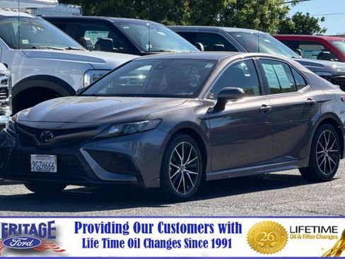 Used 2023 Toyota Camry SE FWD image 8