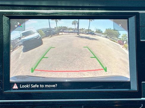 Used 2021 Volkswagen Jetta S w/ Driver Assistance Package FWD image 13