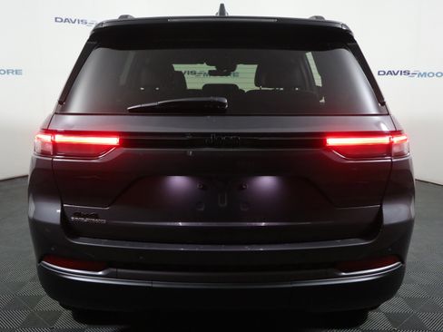 New 2026 Jeep Grand Cherokee Altitude AWD/4WD image 7